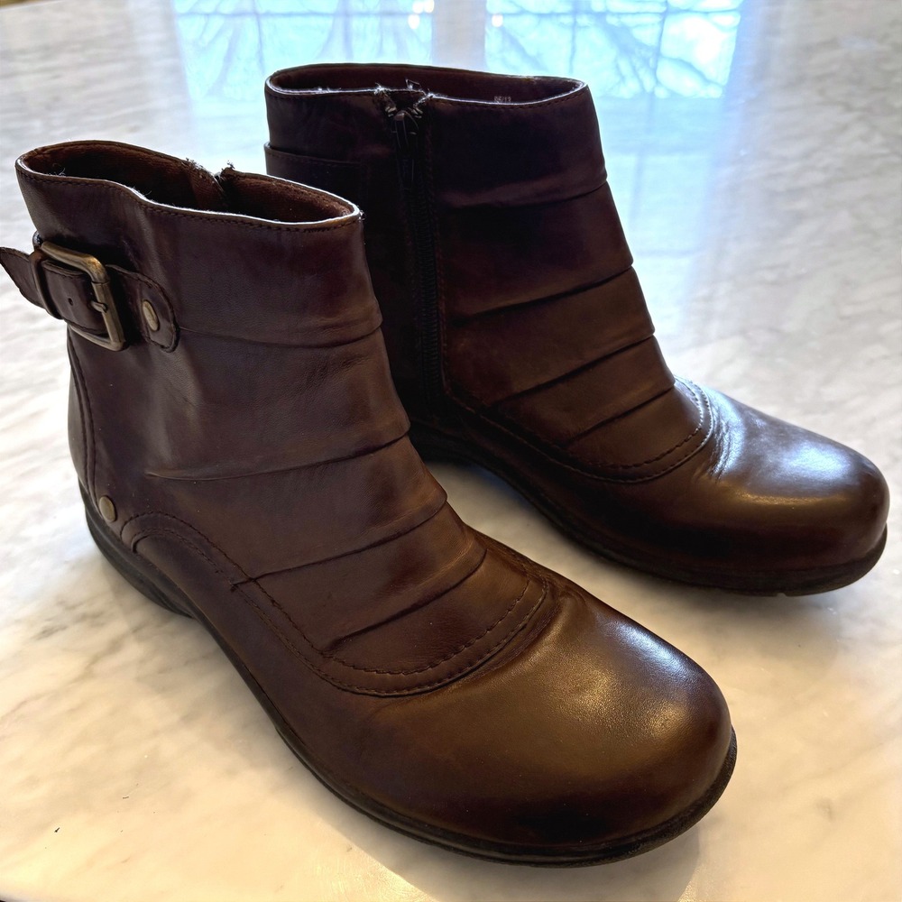 Clarks Brown Leather Ruched Ankle Boots Side Zip Buckle Comfort Womens‎ 9.5 M